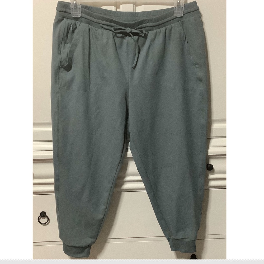 Rachael Zoe XL ladies jog ankle or shorter pants with pockets, olive